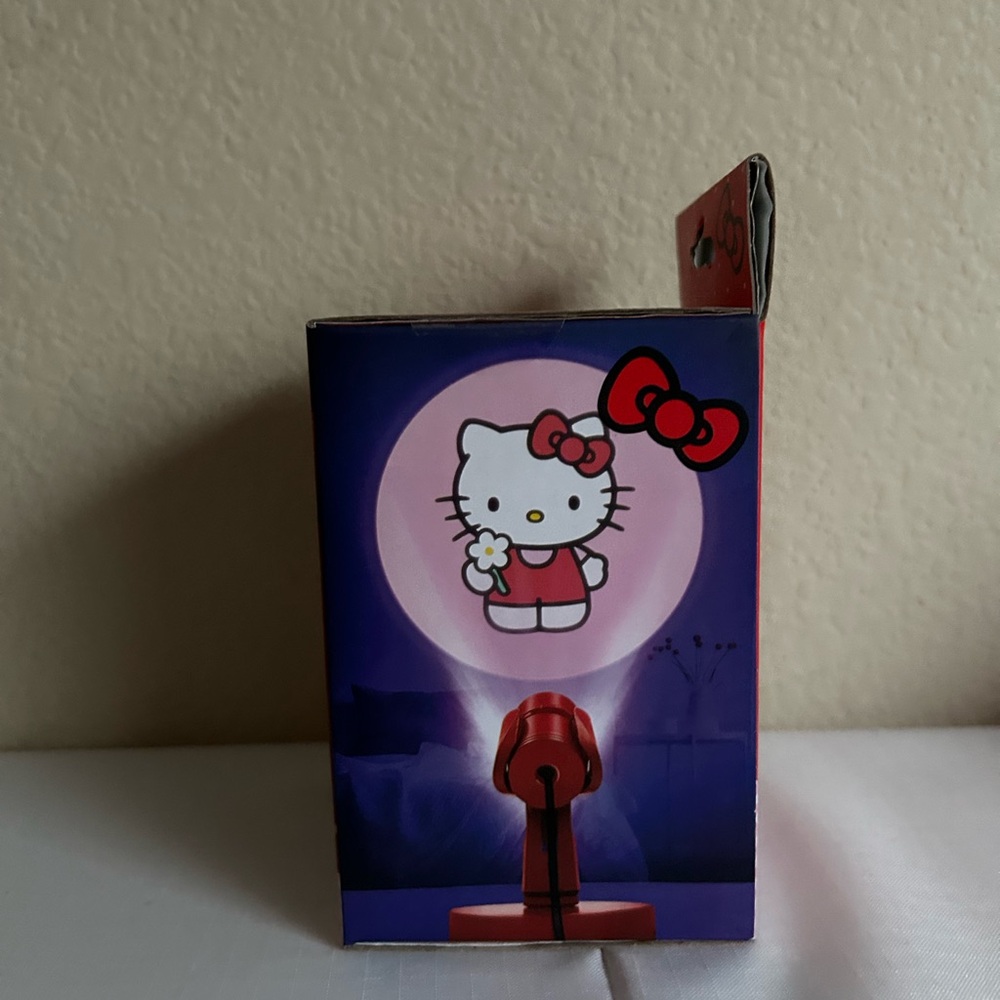 Hello Kitty LED Wall Projector - Picture 3 of 4